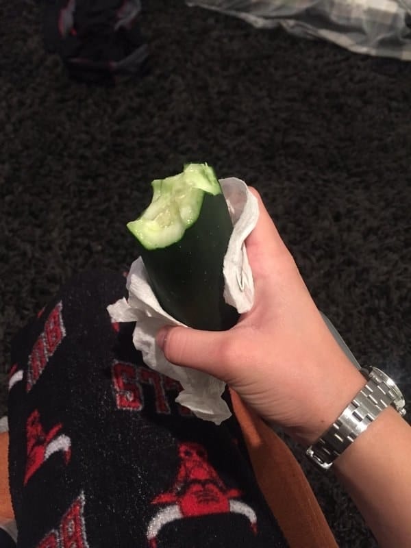 food-crimes-weird-people-eating-strange-habits-eating-disorder-193548